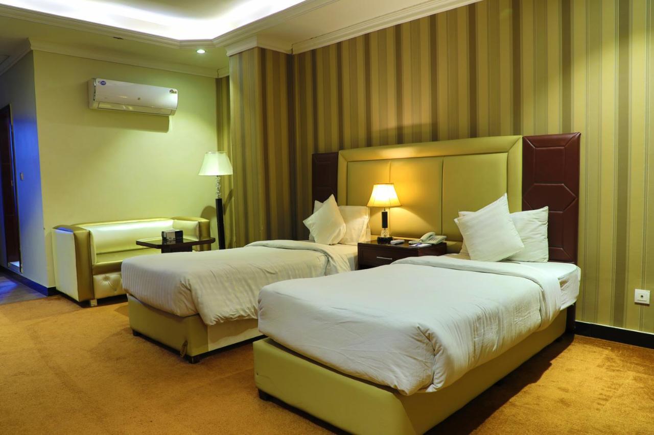 Rachna Hotel Gujranwala 外观 照片